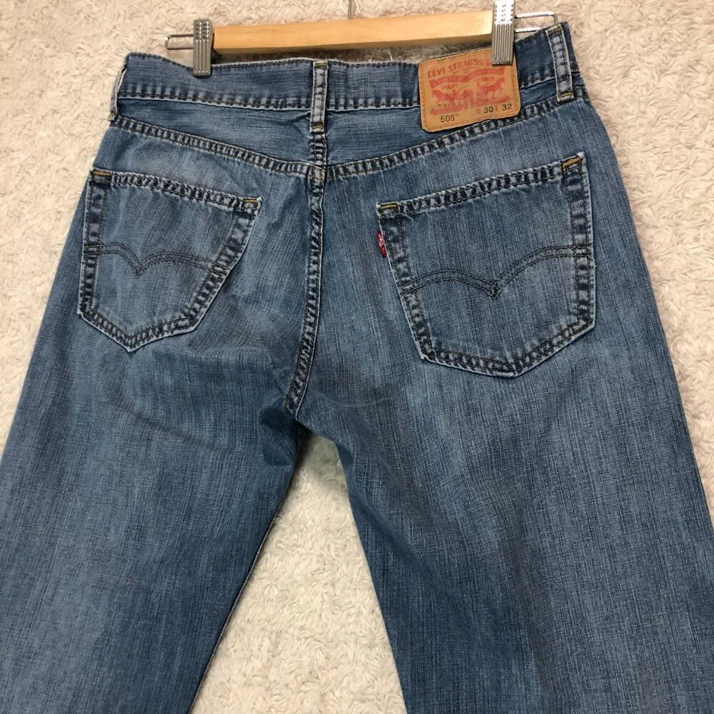 Levi's 505‎ Regular Fit Straight Leg Jean W\Stretch Men's Size 30W 32L